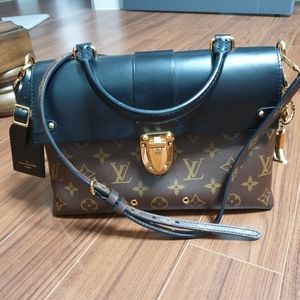 Louis Vuitton woman cross bag